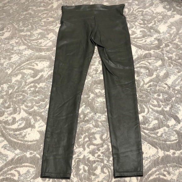 SPANX faux leather leggings OLIVE - Picture 7 of 8